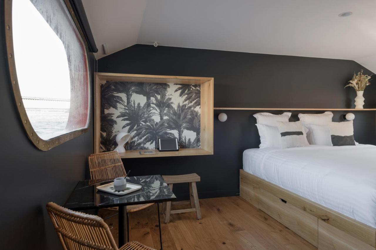 Отель La Peniche - Bed And Bicycle - Tournon Экстерьер фото