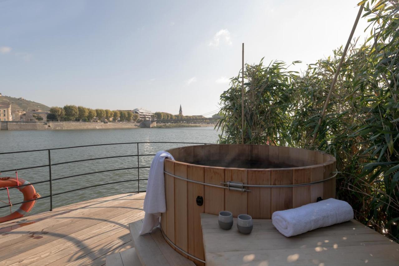 Отель La Peniche - Bed And Bicycle - Tournon Экстерьер фото