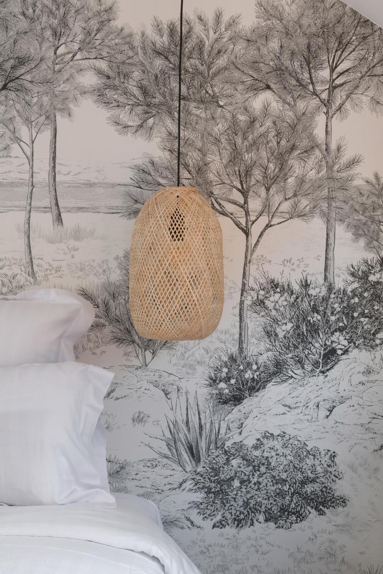 Отель La Peniche - Bed And Bicycle - Tournon Экстерьер фото